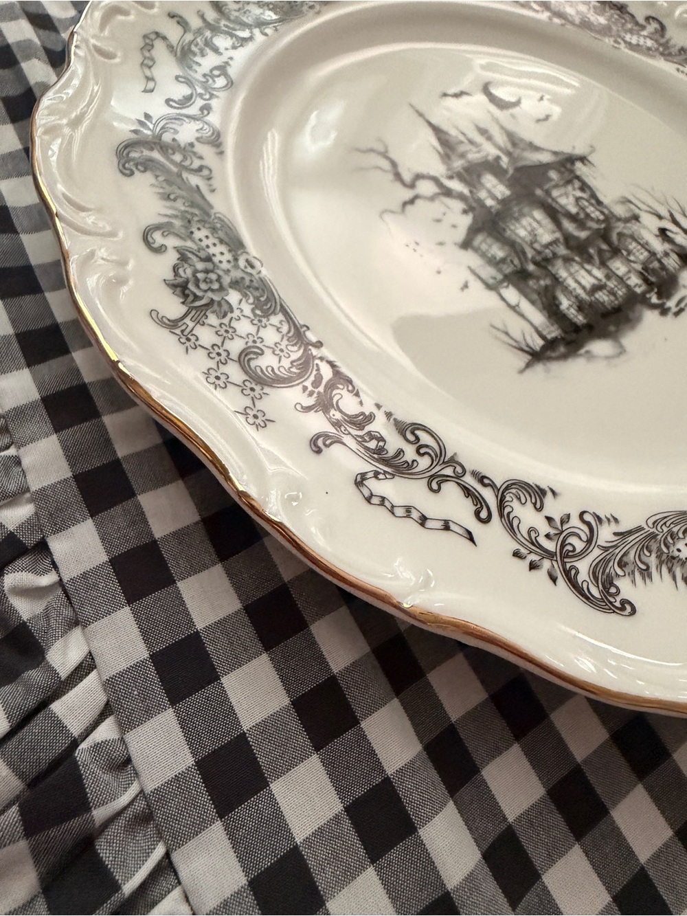Set of 4 Halloween Salad Plates Black and white Haunted Mansion - Picture 3 of 7